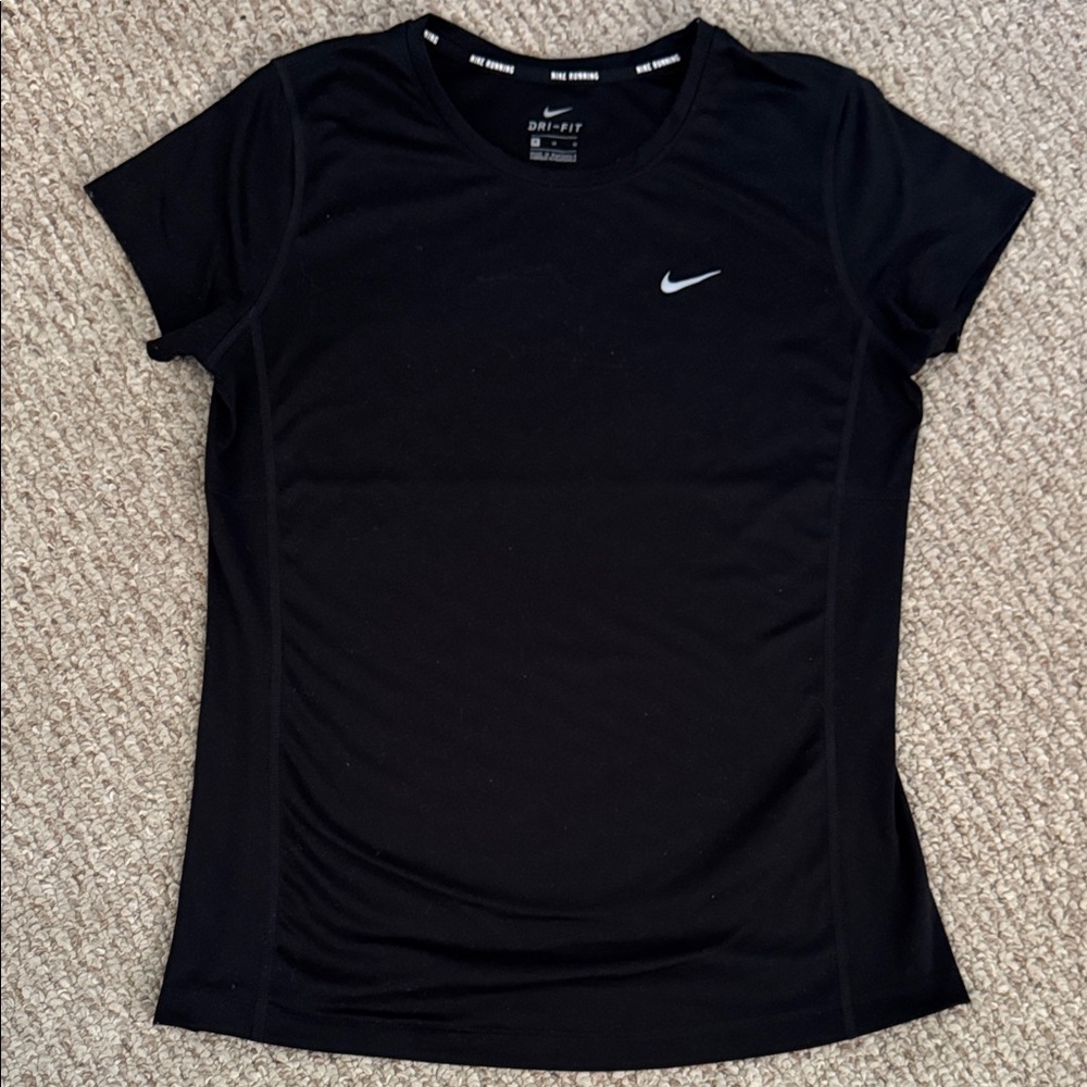 Nike Women's Black Short Sleeve Tee medium EUC